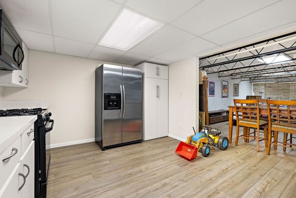 Dining room, Interior, Kitchen, Stainless Steel Appliances, Wood Texture Flooring