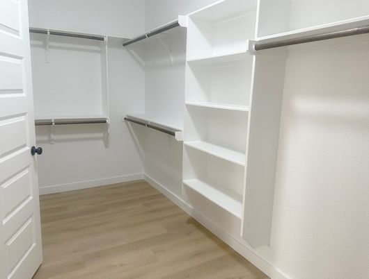 Interior, Walk-in Closets, Wood Texture Flooring