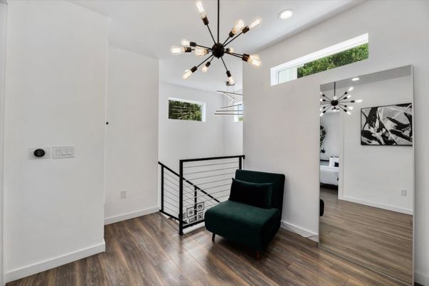 Interior, Pendant Lights, Recessed Lighting, Wood Texture Flooring
