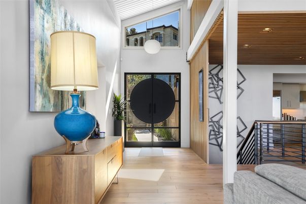 Interior, Recessed Lighting, Wood Texture Flooring