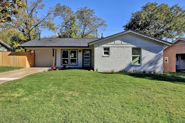 Attached, Backyard, Exterior, Facade, Brick Facade, Ranch