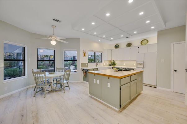 Dining room, Interior, Kitchen, Recessed Lighting, Wood Texture Flooring