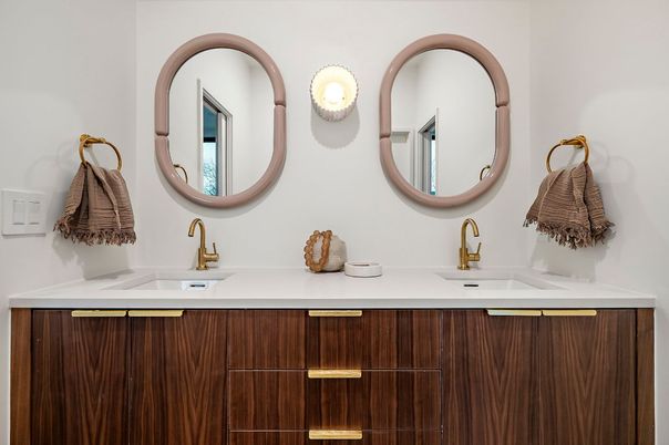 Bathroom, Dual Sink Vanities, Interior