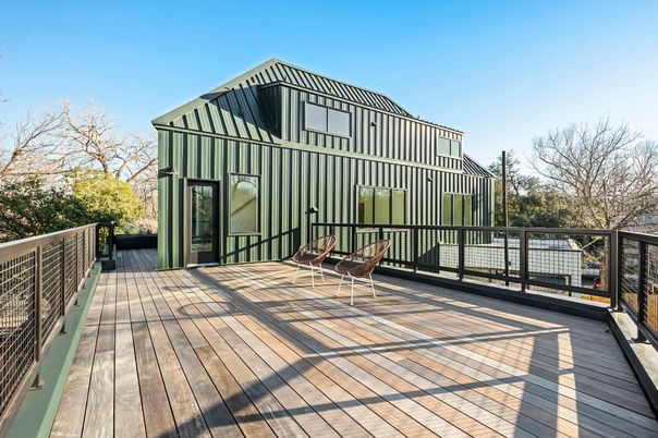 Exterior, Facade, None
