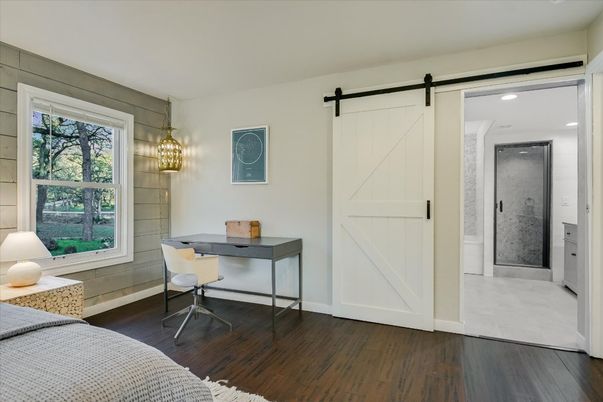 Home Office, Interior, Recessed Lighting, Wood Texture Flooring