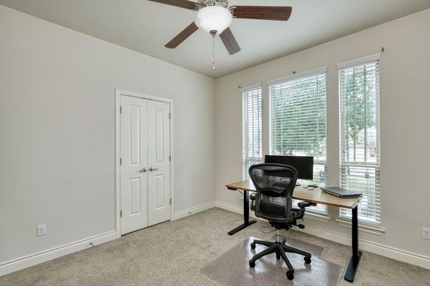 Home Office, Interior