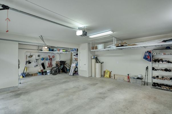 Garage, Interior