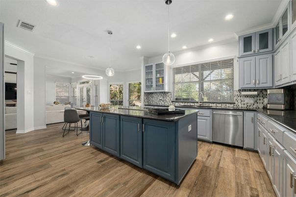 Dining room, Interior, Kitchen, Pendant Lights, Recessed Lighting, Wood Texture Flooring