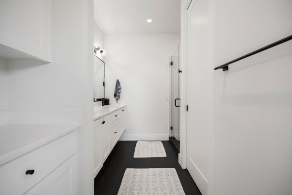 Bathroom, Interior, Recessed Lighting
