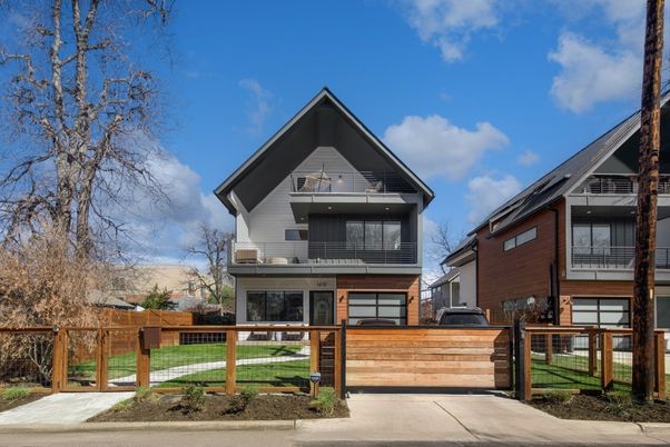 Exterior, Facade, Farmhouse