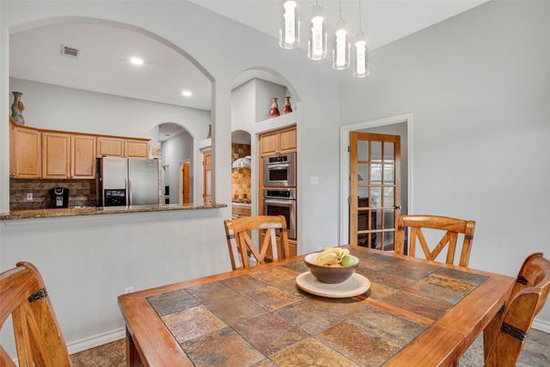 Dining room, Interior, Kitchen, Pendant Lights, Recessed Lighting, Stainless Steel Appliances