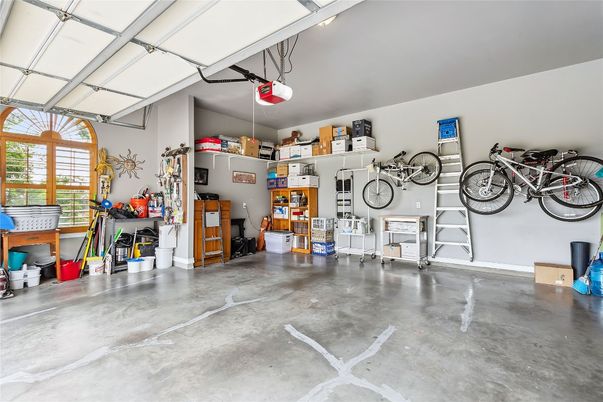 Garage, Interior