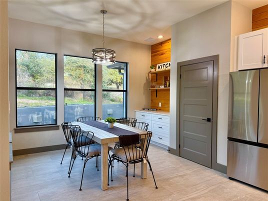 Dining room, Interior, Pendant Lights, Recessed Lighting