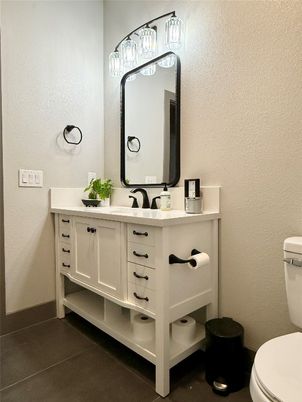 Bathroom, Dual Sink Vanities, Interior