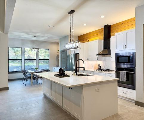 Dining room, Interior, Kitchen, Pendant Lights, Recessed Lighting, Stainless Steel Appliances
