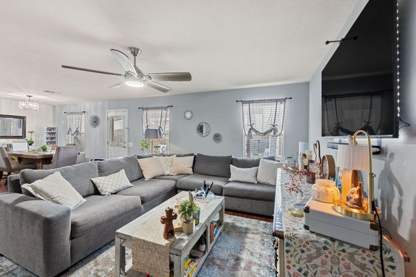 Dining room, Interior, Living room, Pendant Lights