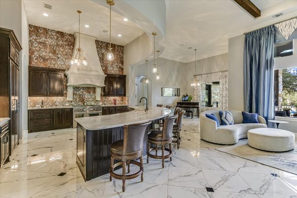Chandelier, Interior, Kitchen, Living room, Marble, Pendant Lights, Recessed Lighting, Stainless Steel Appliances