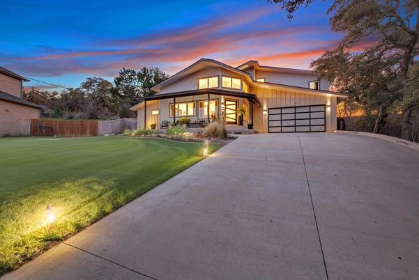 Attached, Backyard, Exterior, Facade, Modern