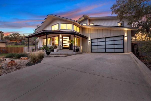 Attached, Exterior, Facade, Modern