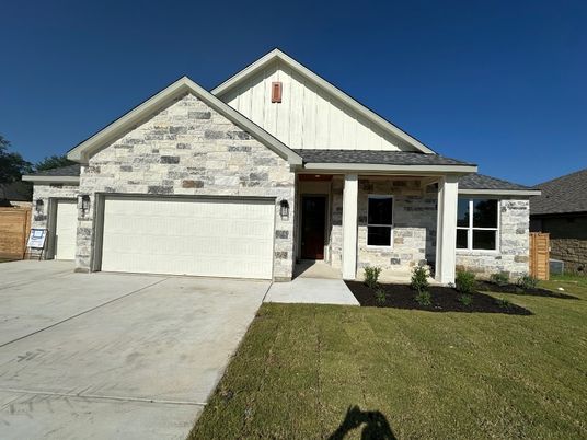 Attached, Exterior, Facade, Farmhouse