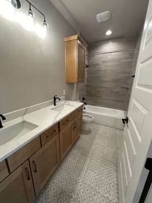 Bathroom, Dual Sink Vanities, Interior, Recessed Lighting
