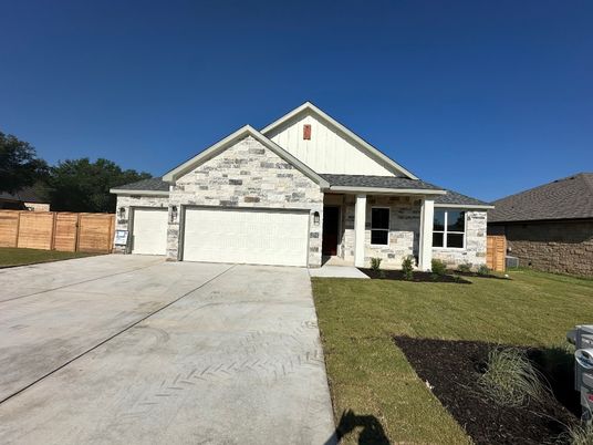 Attached, Exterior, Facade, Farmhouse