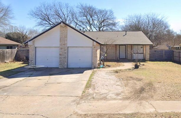 Attached, Exterior, Facade, Brick Facade, Ranch