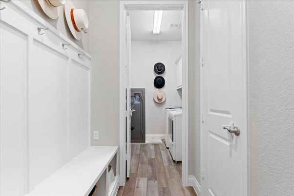 Interior, Washer, Wood Texture Flooring