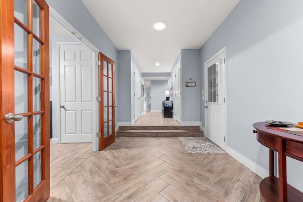 Interior, Recessed Lighting, Wood Texture Flooring