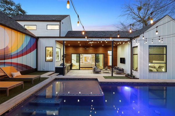 Exterior, Pool