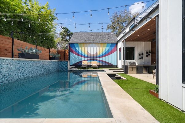 Exterior, Pool