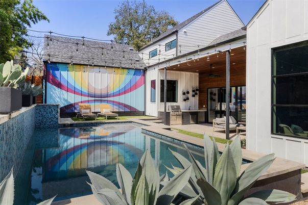 Exterior, Pool