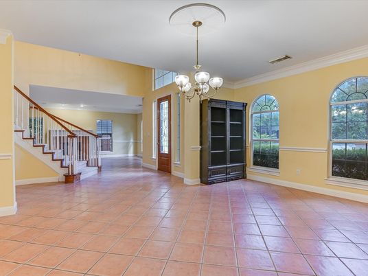 Chandelier, Empty room, Interior, Recessed Lighting
