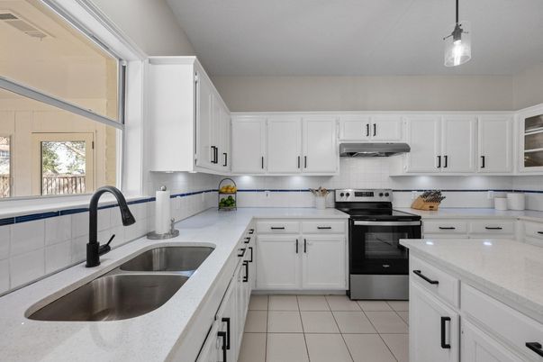 Interior, Kitchen, Pendant Lights, Stainless Steel Appliances