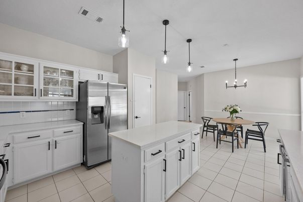 Dining room, Interior, Kitchen, Pendant Lights, Stainless Steel Appliances