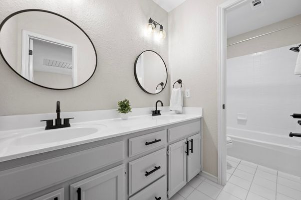 Bathroom, Dual Sink Vanities, Interior