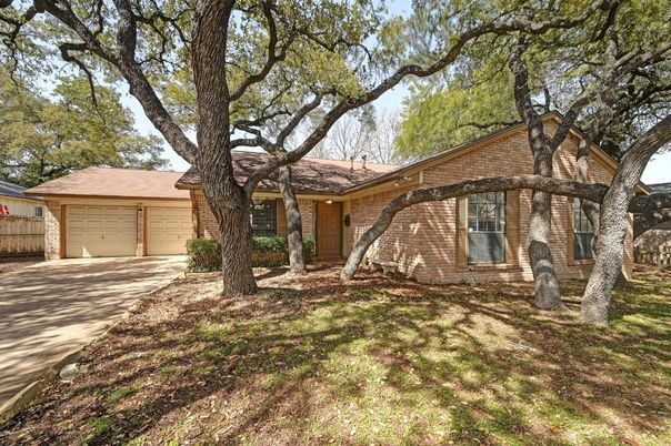 Attached, Backyard, Exterior, Facade, Brick Facade, Ranch
