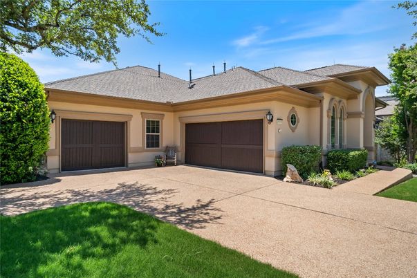 Attached, Exterior, Facade, Ranch