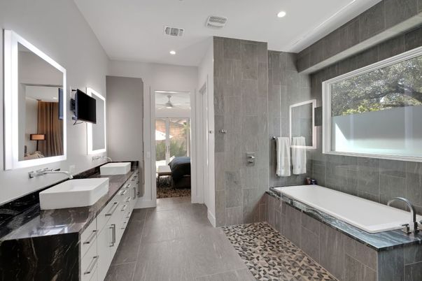 Bathroom, Dual Sink Vanities, Interior, Recessed Lighting