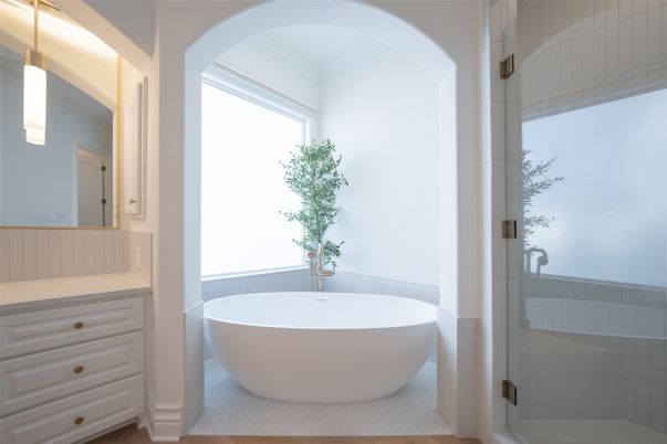 Bathroom, Free Standing Baths, Glass Shower, Interior, Pendant Lights