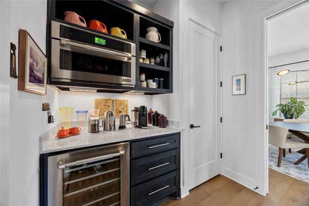 Dining room, Interior, Kitchen, Stainless Steel Appliances, Wood Texture Flooring