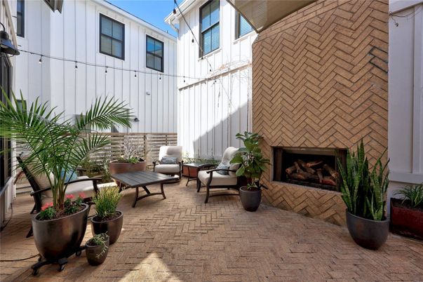 Exterior, Fireplace