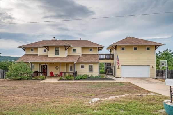 Attached, Exterior, Facade, Split Level
