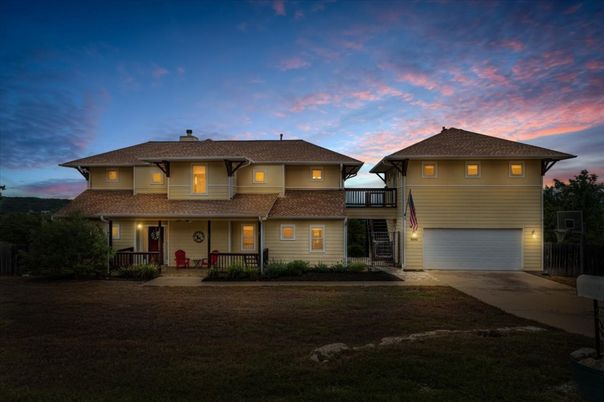Attached, Exterior, Facade, Split Level
