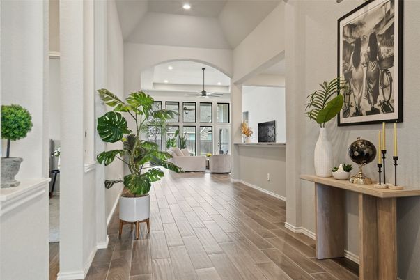 Interior, Recessed Lighting, Wood Texture Flooring
