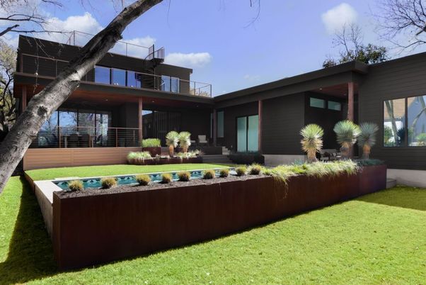 Backyard, Exterior, Facade, Modern