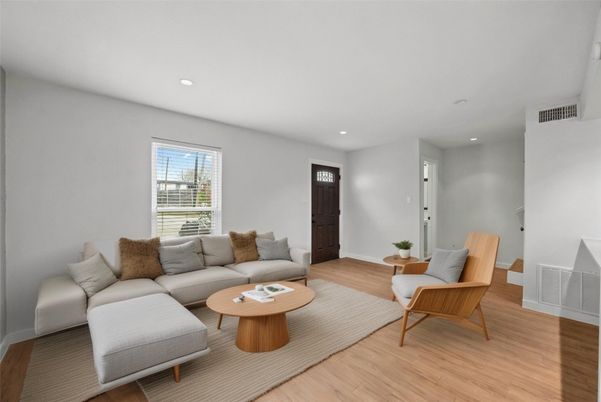 Interior, Living room, Recessed Lighting, Wood Texture Flooring