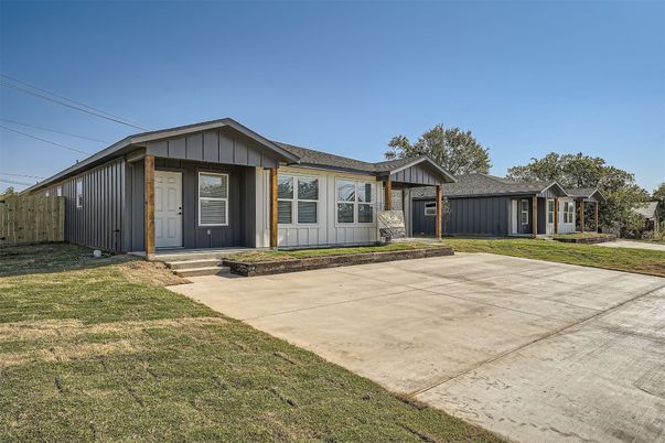 Backyard, Exterior, Facade, Ranch