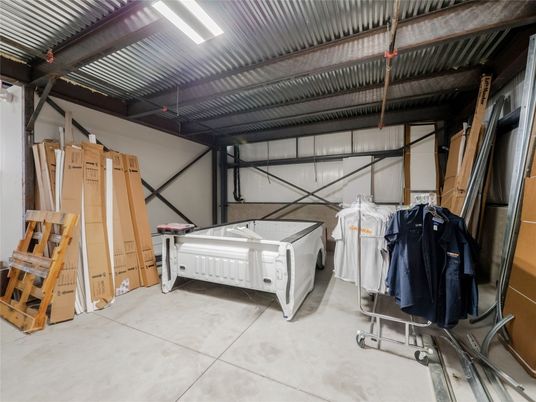 Garage, Interior