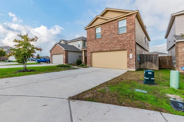 Detached Garage, Exterior